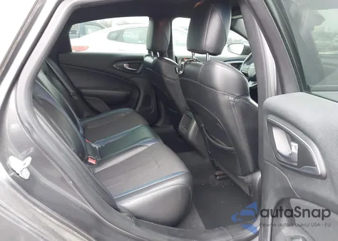 2015 Chrysler 200 S z USA, uszkodzony, nr VIN 1C3CCCBB9FN675978